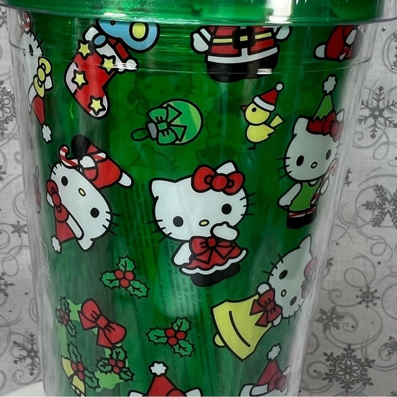 Sanrio Hello Kitty & Joey Christmas Tree Glitter Dome Top 24 Oz Tumbler - Picture 6 of 12